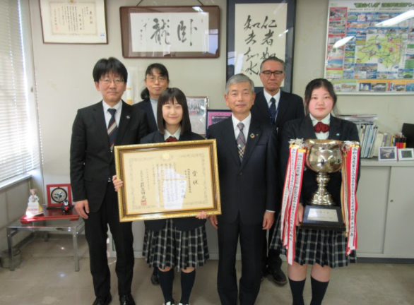 鈴木教育長と 鈴木教育長と